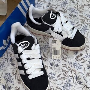 Adidas women’s Black and White Campus Sneakers